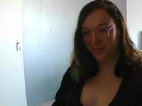 Ik ben een spontane dame die bijna niets te gek vind. Ik sta voor veel dingen open zolang we het samen maar gezellig hebben. Heb je een lekker verzoekje? vraag het me dan zeker.