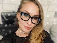naked camgirl fingering pussy HelenaBoyd