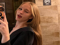 camgirl masturbating IleanaNiese