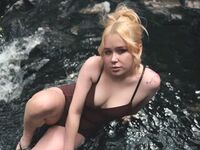 adult webcam chat room KiriWhite