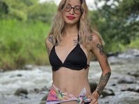 masturbating girl MerryMendezz