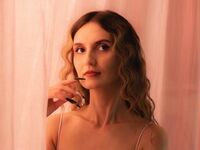 camslut naked MoonSeraphine