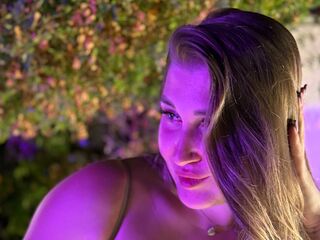 hot cam play TarahZullo