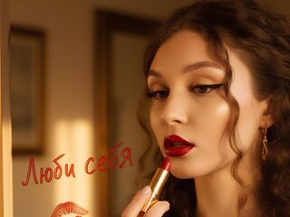 girl showing tits AgustinaLinder