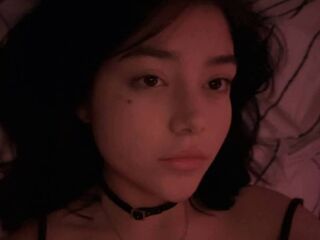 masturbating cam girl AlisaGlow