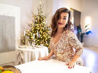 camslut spreading pussy AnaHemsworth