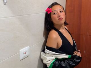 girl fingering shaved pussy AndreaTapiero