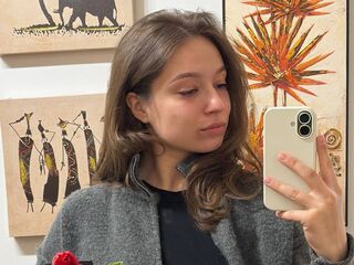 camgirl playing with dildo AnnaMariardi