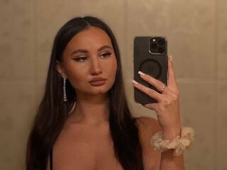 camgirl fingering bald pussy AriaWaverly