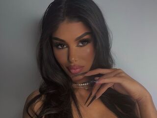 hot strip tease webcam BellaMuse