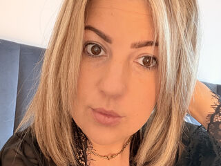 cam chat BelleWarick