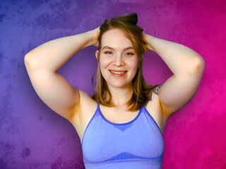 girl showing tits BillieChills