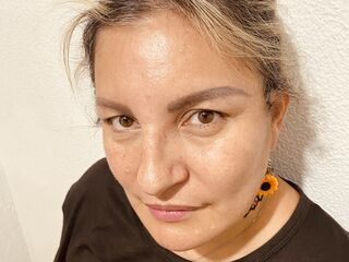 naughty cam girl fingering pussy CarolinaCruss