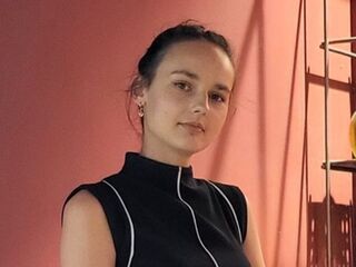 cam hooker chatroom CherlynAltice