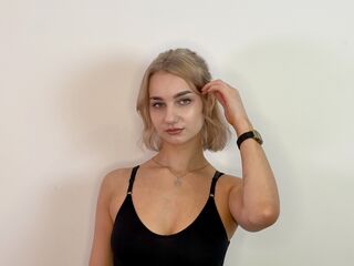 hot cam girl masturbating with dildo CleoHarringtons