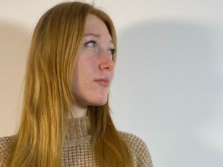 cam girl masturbating with sextoy CoreenShimkus