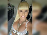 kinky webcam model DellaBlazed