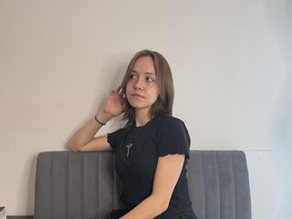 camgirl masturbating with sextoy DevonaBranecki