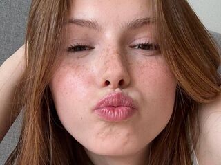 naughty camgirl fingering shaved pussy DianaMuse