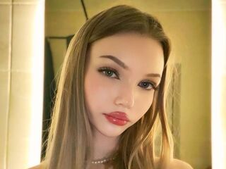 cam girl playing with sextoy DiannaLoiseau