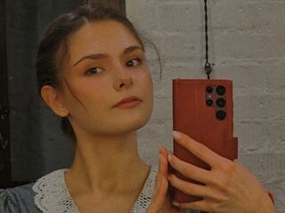 cam girl masturbating with vibrator HelenaBerkheimer