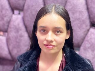 naked camgirl photo IssaMontenegro