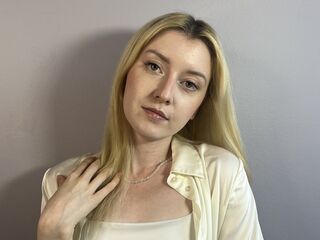 kinky cam JeanneHolmes