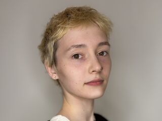 webcam pic JenelleBarette