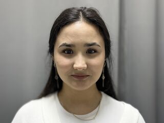 naughty cam girl fingering shaved pussy JessieTurner