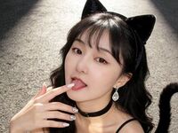 camslut spreading pussy JiangHuihui