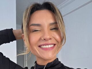 fingering cam slut JuliettaDiaz
