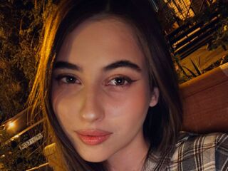 chatroom webcam LeiaFrost