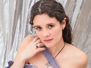 naked cam girl masturbating with vibrator LiaMercur