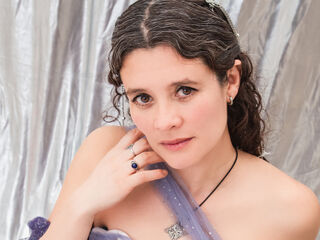 topless webcamgirl LiiaCrowns