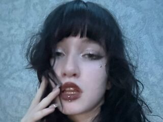 nude webcam LouisePerrish