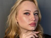 fingering camslut LucileNeuburger