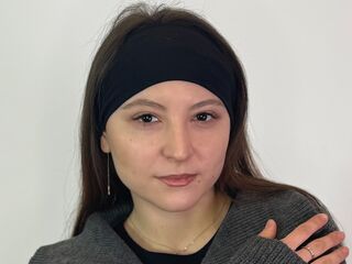 naked camgirl fingering pussy LuzJeantet