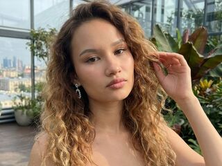 naughty camwhore MaliaUcci
