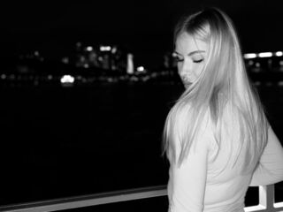 beautiful girlcam MariBrandel