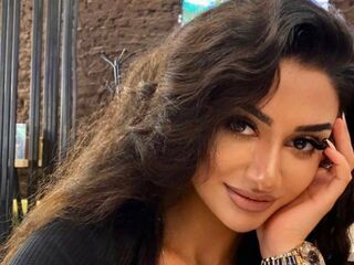 camslut naked MayaDastrup