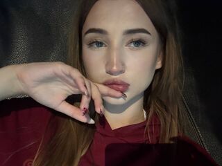 live webcam performer MiaLum