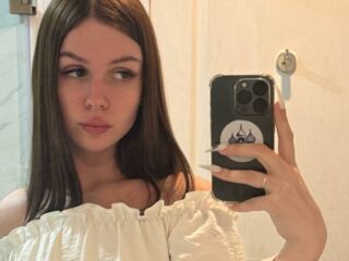 naked cam girl picture MiaRioti