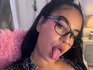free videochat MihaCameron