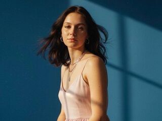 cam girl playing with vibrator MolliePoydras