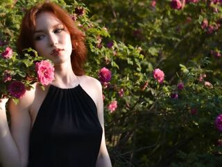 naked camgirl masturbating with vibrator MyrtaGulliver