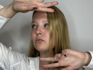 cam girl masturbating with sextoy RosalindaKisor