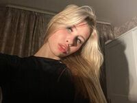 naked webcam girl RowanBellamy