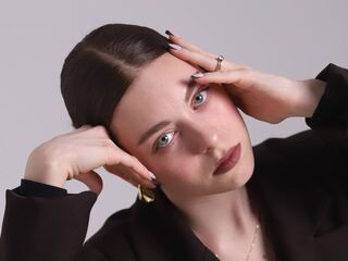 webcamgirl sexchat SophiaCurlam