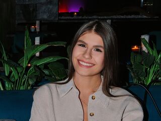 naughty camwhore TiaBeumer