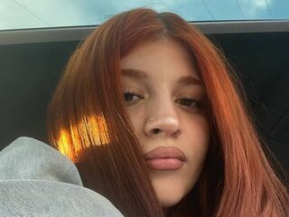 naked camgirl VelmaraJoy